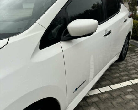 Белый Ниссан Лиф, объемом двигателя 0 л и пробегом 116 тыс. км за 11800 $, фото 25 на Automoto.ua