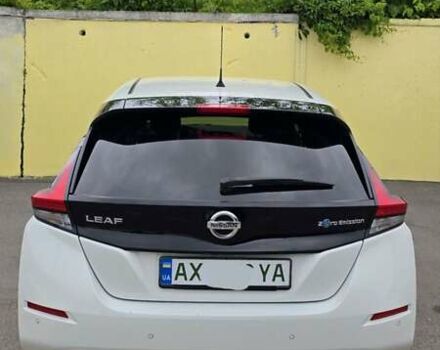 Белый Ниссан Лиф, объемом двигателя 0 л и пробегом 135 тыс. км за 12800 $, фото 6 на Automoto.ua