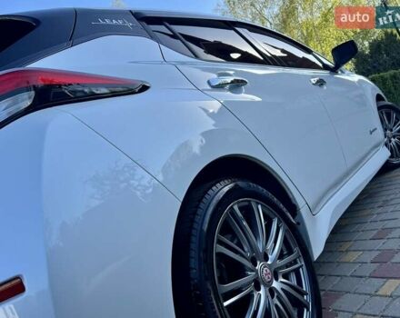 Белый Ниссан Лиф, объемом двигателя 0 л и пробегом 77 тыс. км за 12500 $, фото 9 на Automoto.ua