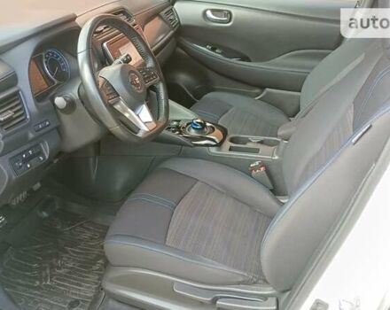 Белый Ниссан Лиф, объемом двигателя 0 л и пробегом 75 тыс. км за 11999 $, фото 30 на Automoto.ua