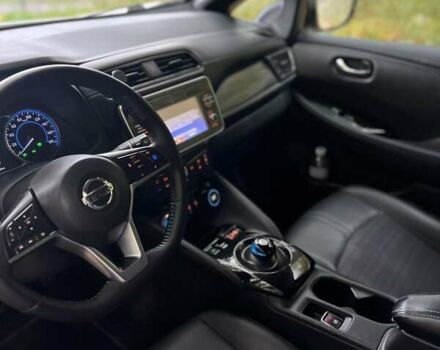 Белый Ниссан Лиф, объемом двигателя 0 л и пробегом 139 тыс. км за 10950 $, фото 3 на Automoto.ua