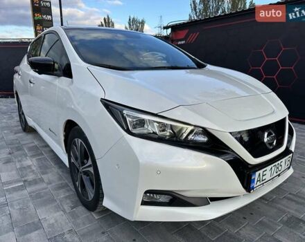 Белый Ниссан Лиф, объемом двигателя 0 л и пробегом 63 тыс. км за 14499 $, фото 4 на Automoto.ua