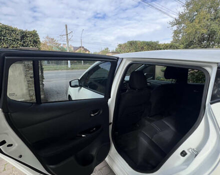 Білий Ніссан Ліф, об'ємом двигуна 0 л та пробігом 57 тис. км за 13750 $, фото 9 на Automoto.ua