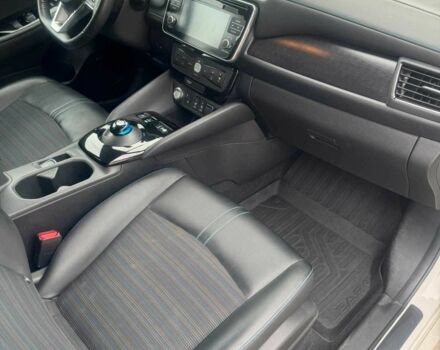 Белый Ниссан Лиф, объемом двигателя 0 л и пробегом 111 тыс. км за 9700 $, фото 16 на Automoto.ua