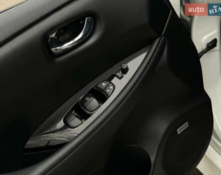 Білий Ніссан Ліф, об'ємом двигуна 0 л та пробігом 162 тис. км за 13601 $, фото 39 на Automoto.ua