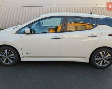 Белый Ниссан Лиф, объемом двигателя 0 л и пробегом 60 тыс. км за 14900 $, фото 9 на Automoto.ua