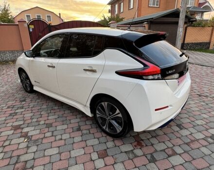 Белый Ниссан Лиф, объемом двигателя 0 л и пробегом 102 тыс. км за 12699 $, фото 3 на Automoto.ua