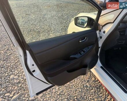 Белый Ниссан Лиф, объемом двигателя 0 л и пробегом 33 тыс. км за 16400 $, фото 15 на Automoto.ua