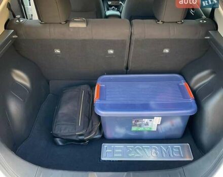 Белый Ниссан Лиф, объемом двигателя 0 л и пробегом 77 тыс. км за 14600 $, фото 6 на Automoto.ua