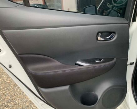 Білий Ніссан Ліф, об'ємом двигуна 40 л та пробігом 80 тис. км за 12800 $, фото 15 на Automoto.ua