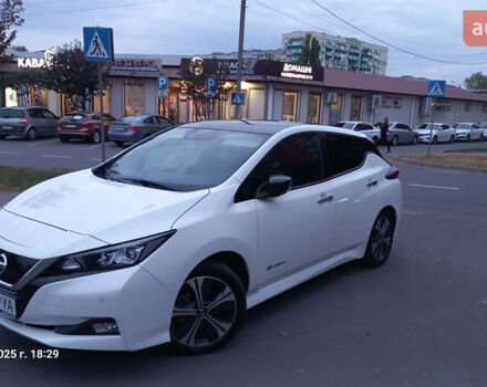 Белый Ниссан Лиф, объемом двигателя 0 л и пробегом 82 тыс. км за 15600 $, фото 9 на Automoto.ua