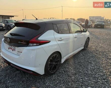 Белый Ниссан Лиф, объемом двигателя 0 л и пробегом 33 тыс. км за 16400 $, фото 4 на Automoto.ua