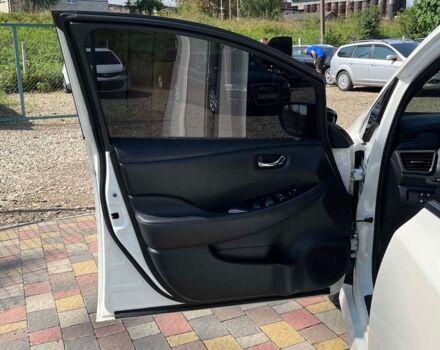 Білий Ніссан Ліф, об'ємом двигуна 40 л та пробігом 177 тис. км за 13900 $, фото 10 на Automoto.ua