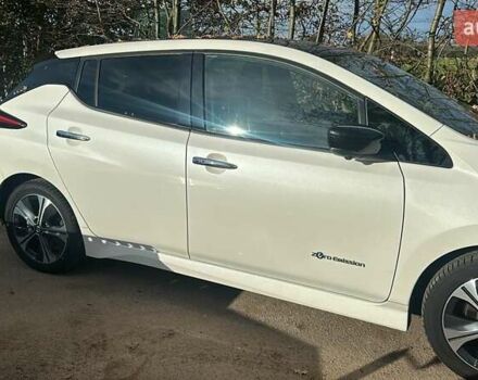 Белый Ниссан Лиф, объемом двигателя 0 л и пробегом 132 тыс. км за 12999 $, фото 6 на Automoto.ua