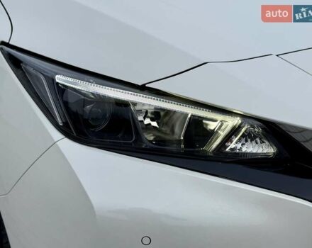 Білий Ніссан Ліф, об'ємом двигуна 0 л та пробігом 97 тис. км за 12950 $, фото 23 на Automoto.ua