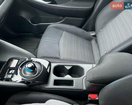 Белый Ниссан Лиф, объемом двигателя 0 л и пробегом 96 тыс. км за 13500 $, фото 26 на Automoto.ua