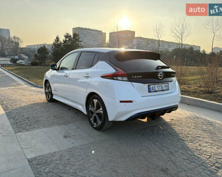 Белый Ниссан Лиф, объемом двигателя 0 л и пробегом 140 тыс. км за 13850 $, фото 10 на Automoto.ua