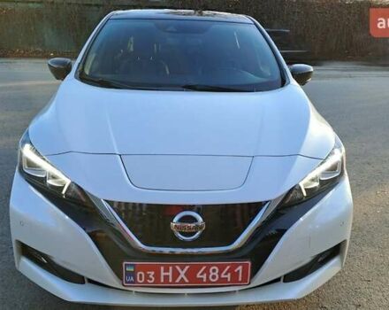 Белый Ниссан Лиф, объемом двигателя 0 л и пробегом 114 тыс. км за 12950 $, фото 3 на Automoto.ua