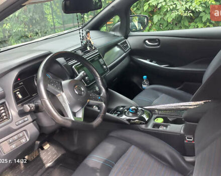 Белый Ниссан Лиф, объемом двигателя 0 л и пробегом 82 тыс. км за 15600 $, фото 1 на Automoto.ua