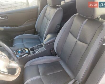 Белый Ниссан Лиф, объемом двигателя 0 л и пробегом 132 тыс. км за 12999 $, фото 20 на Automoto.ua