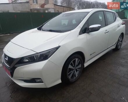 Белый Ниссан Лиф, объемом двигателя 0 л и пробегом 118 тыс. км за 10000 $, фото 1 на Automoto.ua