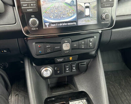 Белый Ниссан Лиф, объемом двигателя 0 л и пробегом 98 тыс. км за 13000 $, фото 8 на Automoto.ua