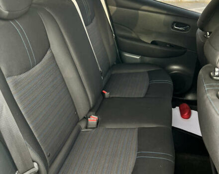 Білий Ніссан Ліф, об'ємом двигуна 0 л та пробігом 58 тис. км за 13499 $, фото 23 на Automoto.ua