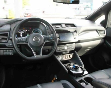 Белый Ниссан Лиф, объемом двигателя 0 л и пробегом 43 тыс. км за 9350 $, фото 6 на Automoto.ua