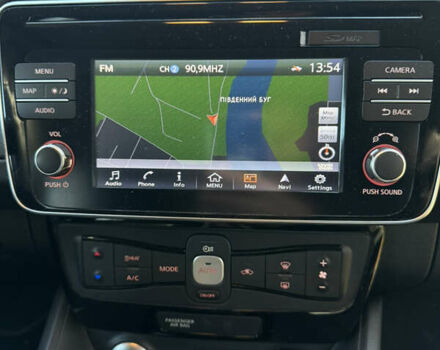 Белый Ниссан Лиф, объемом двигателя 0 л и пробегом 116 тыс. км за 11800 $, фото 63 на Automoto.ua