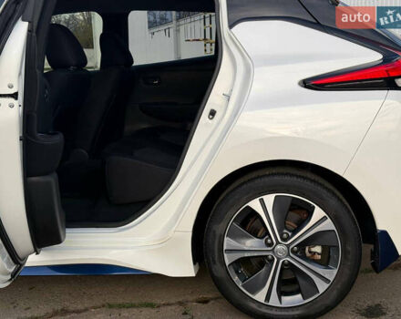 Білий Ніссан Ліф, об'ємом двигуна 0 л та пробігом 67 тис. км за 11500 $, фото 25 на Automoto.ua