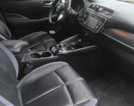 Белый Ниссан Лиф, объемом двигателя 0 л и пробегом 101 тыс. км за 12800 $, фото 10 на Automoto.ua