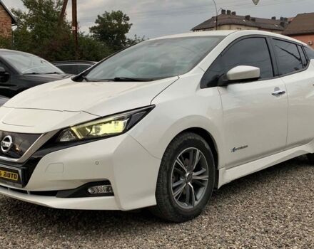 Білий Ніссан Ліф, об'ємом двигуна 40 л та пробігом 80 тис. км за 12800 $, фото 2 на Automoto.ua