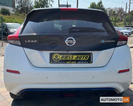 Білий Ніссан Ліф, об'ємом двигуна 40 л та пробігом 102 тис. км за 14500 $, фото 5 на Automoto.ua