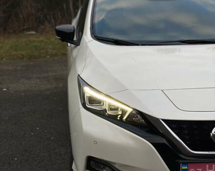 Белый Ниссан Лиф, объемом двигателя 0 л и пробегом 147 тыс. км за 10999 $, фото 3 на Automoto.ua