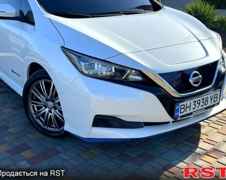 Белый Ниссан Лиф, объемом двигателя 0 л и пробегом 77 тыс. км за 12500 $, фото 4 на Automoto.ua