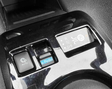 Белый Ниссан Лиф, объемом двигателя 0 л и пробегом 115 тыс. км за 12700 $, фото 13 на Automoto.ua