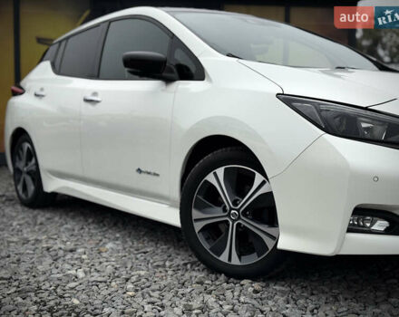 Белый Ниссан Лиф, объемом двигателя 0 л и пробегом 157 тыс. км за 11700 $, фото 31 на Automoto.ua