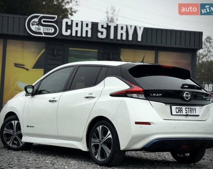 Белый Ниссан Лиф, объемом двигателя 0 л и пробегом 157 тыс. км за 11700 $, фото 14 на Automoto.ua