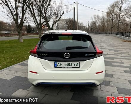 Белый Ниссан Лиф, объемом двигателя 0 л и пробегом 71 тыс. км за 14500 $, фото 4 на Automoto.ua