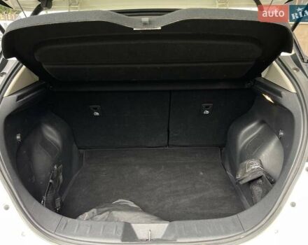 Белый Ниссан Лиф, объемом двигателя 0 л и пробегом 83 тыс. км за 12799 $, фото 25 на Automoto.ua