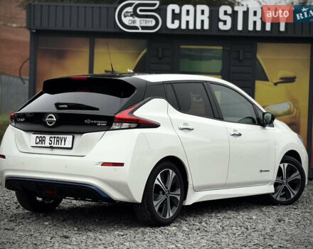 Белый Ниссан Лиф, объемом двигателя 0 л и пробегом 157 тыс. км за 11700 $, фото 3 на Automoto.ua