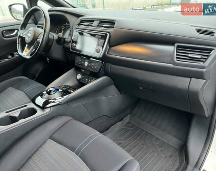 Белый Ниссан Лиф, объемом двигателя 0 л и пробегом 96 тыс. км за 13500 $, фото 12 на Automoto.ua