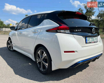 Білий Ніссан Ліф, об'ємом двигуна 0 л та пробігом 45 тис. км за 15500 $, фото 4 на Automoto.ua