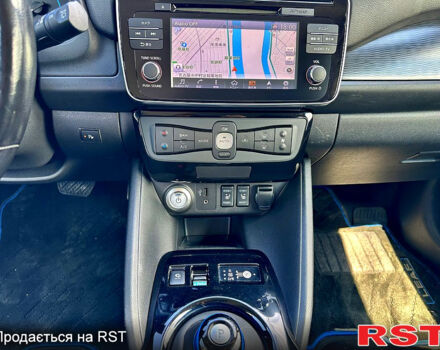 Белый Ниссан Лиф, объемом двигателя 0.13 л и пробегом 44 тыс. км за 12400 $, фото 8 на Automoto.ua