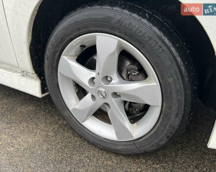 Белый Ниссан Лиф, объемом двигателя 0 л и пробегом 96 тыс. км за 13500 $, фото 9 на Automoto.ua