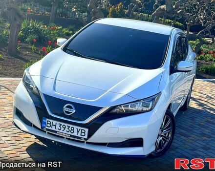 Белый Ниссан Лиф, объемом двигателя 0 л и пробегом 77 тыс. км за 12500 $, фото 2 на Automoto.ua