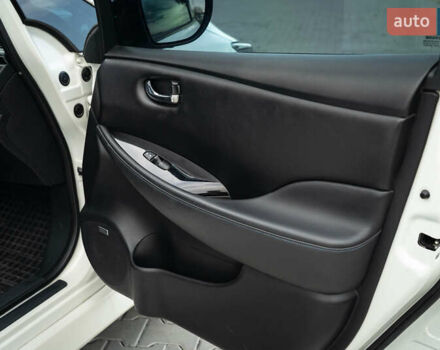 Белый Ниссан Лиф, объемом двигателя 0 л и пробегом 108 тыс. км за 13900 $, фото 32 на Automoto.ua