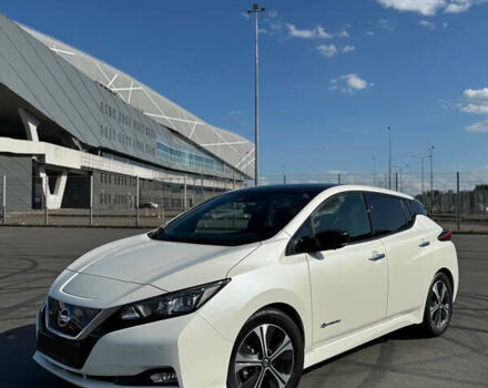 Білий Ніссан Ліф, об'ємом двигуна 0 л та пробігом 157 тис. км за 12500 $, фото 2 на Automoto.ua