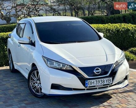 Белый Ниссан Лиф, объемом двигателя 0 л и пробегом 77 тыс. км за 12500 $, фото 3 на Automoto.ua