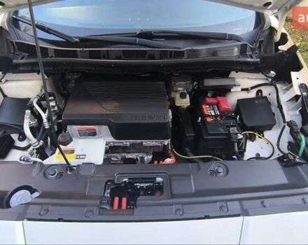 Белый Ниссан Лиф, объемом двигателя 0 л и пробегом 101 тыс. км за 11534 $, фото 16 на Automoto.ua